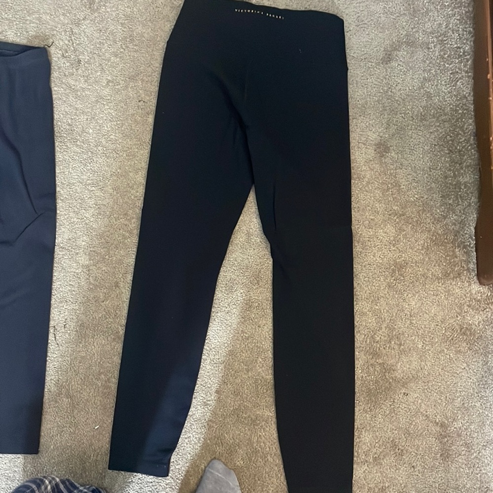 victoria’s secret black leggings